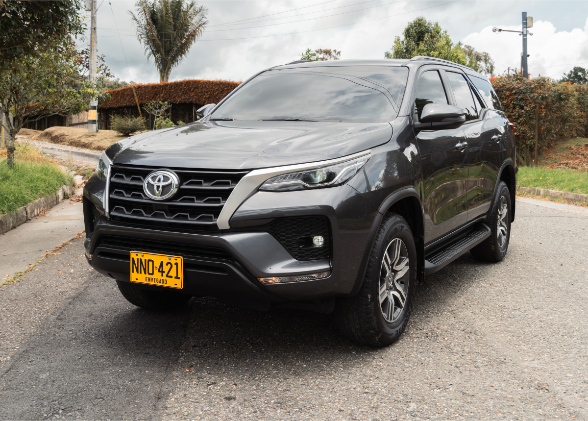 TOYOTA FORTUNER 2.4