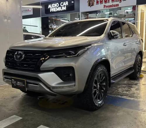 Toyota Fortuner 2.4 Diésel Srv